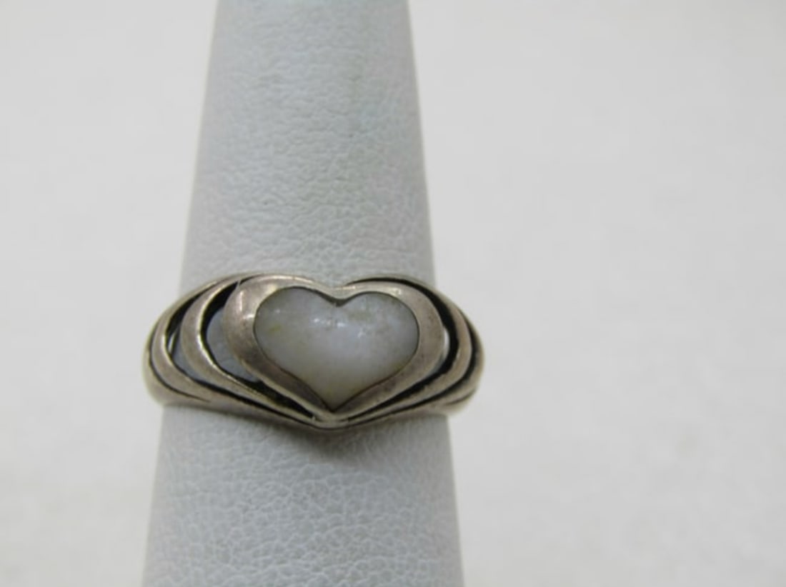 Vintage Sterling MOP Heart Ring, Sz. 6 (1 of 1)