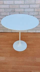 Mid Century Modern Knoll Tulip Side Table