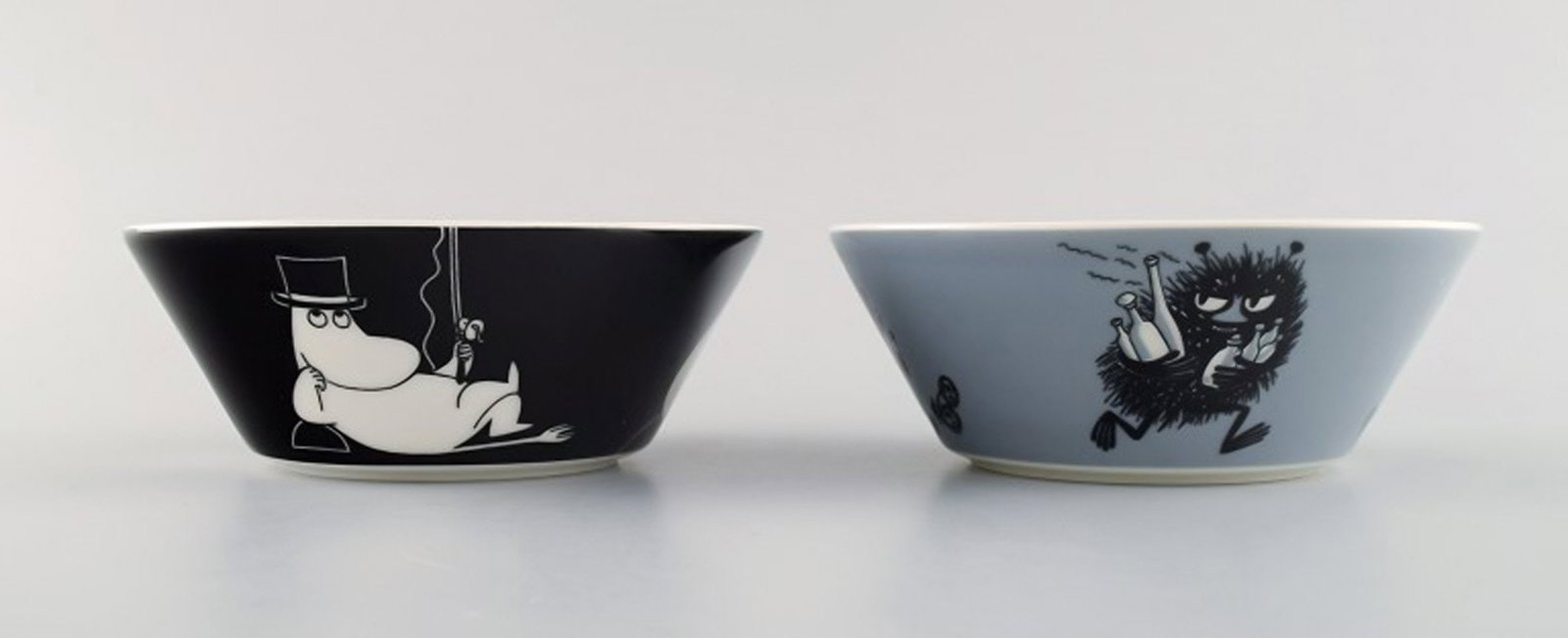 Arabia, Finland. Two porcelain bowls with motifs from "Moomin". Late 20th century. (1 of 7)