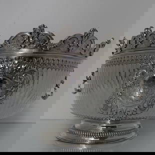 Early 18th Century Antique Queen Anne Britannia Silver Monteith Bowl London 1711 Isaac Dighton: Title:Early 18th Century Antique Queen Anne Britannia Silver Monteith Bowl London 1711 Isaac Dighton Description:Description A very important early 18th century fluted circular montieth bowl with remo