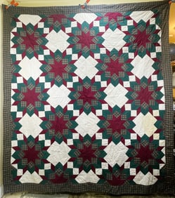 Red, White & Green Quilt 93 x 85"
