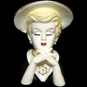 Rubens 495 lady Head Vase with Necklace and Earrings