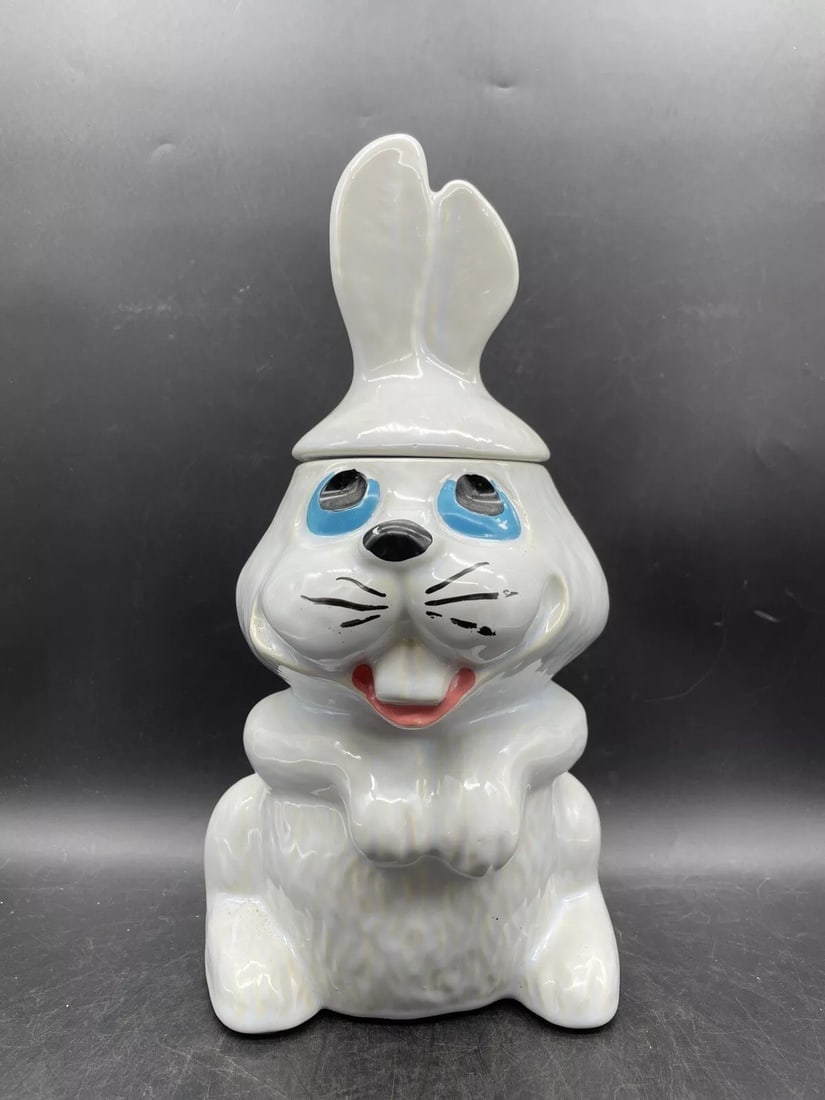 VINTAGE MCCOY POTTERY HOCUS POCUS BUNNY RABBIT COOKIE JAR (1 of 8)