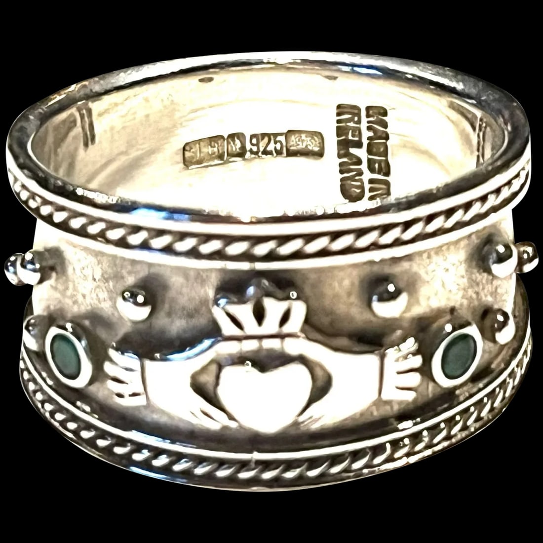 Vintage Celtic Irish Claddagh Emerald Cigar Band Sterling Silver Ring (1 of 6)