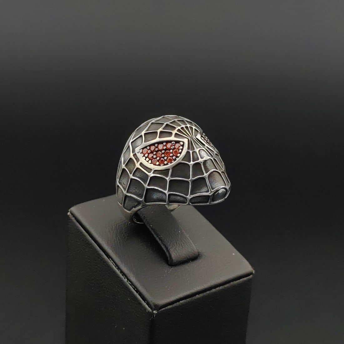 925 Sterling Silver Spiderman Ring Ornated with Red Zircons: Title: 925 Sterling Silver Spiderman Ring Ornated with Red Zircons Description: 925 Sterling Silver Spiderman Ring Ornated with Red Zircons -Total Weight:9.8g -Size:Adjustable With Gift Box Express Sh