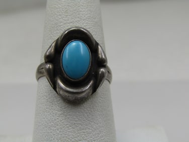 Vintage Sterling Southwestern Turquoise Colored Stone, Sz. 7.5