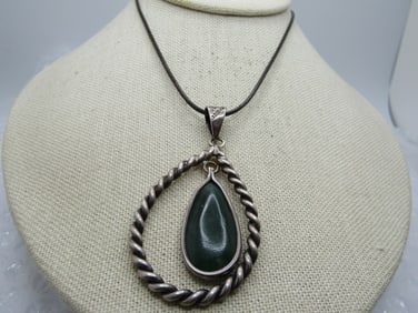 Vintage Sterling Southwestern Nephrite Necklace, 20", 1970's.