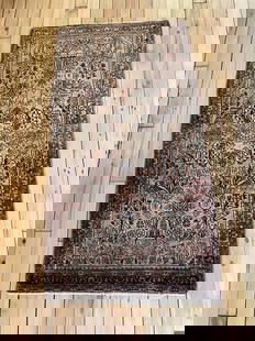 Vintage Sarouk Rug 2'0'' X 4'0'', Item # 78004: Description: Type: SAROUK Origin: CENTRAL PERSIA Circa: 1930 Size/Feet & Inches: 2'0'' x 4'0'' Size/Meters: 0.61 x 1.22 $ Item Number: 78004Additional Note: We can not guarantee color accuracy based