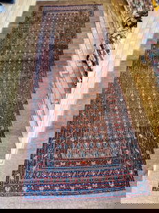 Vintage Hamadan Runner 3'10'' X 9'10'', Item # 78015: Description: Type: HAMADAN Origin: NORTHWEST PERSIA Circa: 1930 Size/Feet & Inches: 3'10'' x 9'10'' Size/Meters: 1.17 x 3 $$ Item Number: 78015Additional Note: We can not guarantee color accuracy