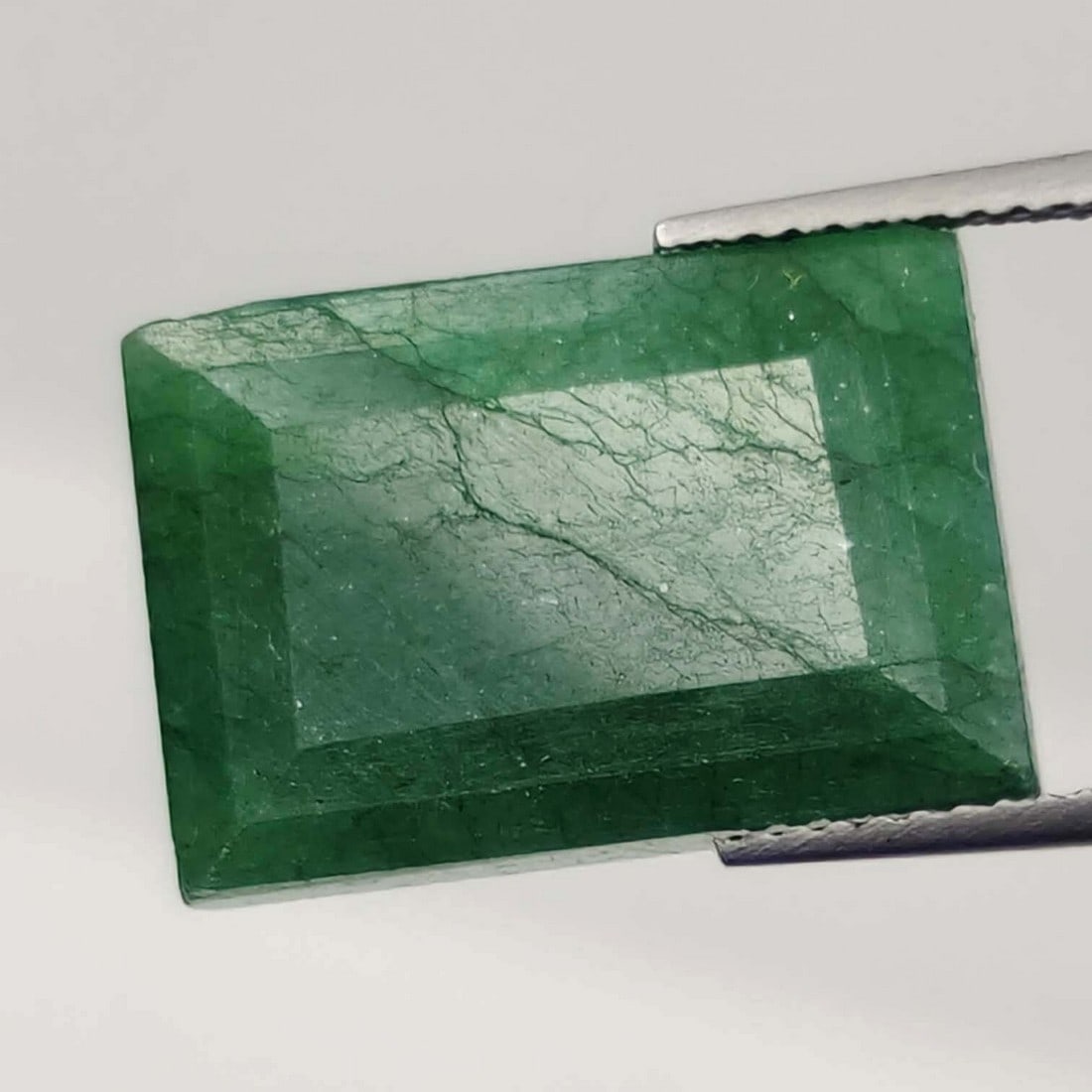 15.60 ct Coated Emerald: Title:15.60 ct Coated Emerald Description:Gemstones: Natural Emerald Carat Weights: 15.60 ct Size/Dimensions: 18 X 12 X 6.70 mm Approx Treatment : Coated Materials:Emerald Reserve: $5.00 Shipping: Dom