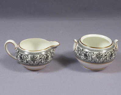 Wedgwood FLORENTINE BLACK Sugar Bowl and Creamer Set England W4312 NO LID: This a beautiful Sugar Bowl and Creamer set. The sugar bowl come without a lid. The set is made by WEDGWOOD in Florentine Gold pattern. There are few patterns that live up to the richness of