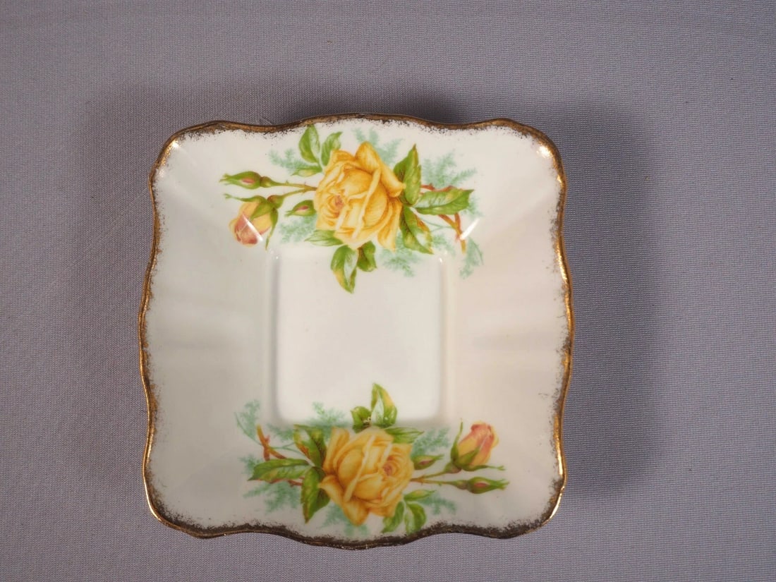 Royal Albert Yellow Tea Rose Bone China Serving Nut Relish Dish Tray Platter: This very rare and absolutely stunning Fine Bone China Nut/Relish/Candy Serving Dish/Tray, from the famous Yellow Tea rose Collection. The tray is made by Royal Albert in England. It is properly marke