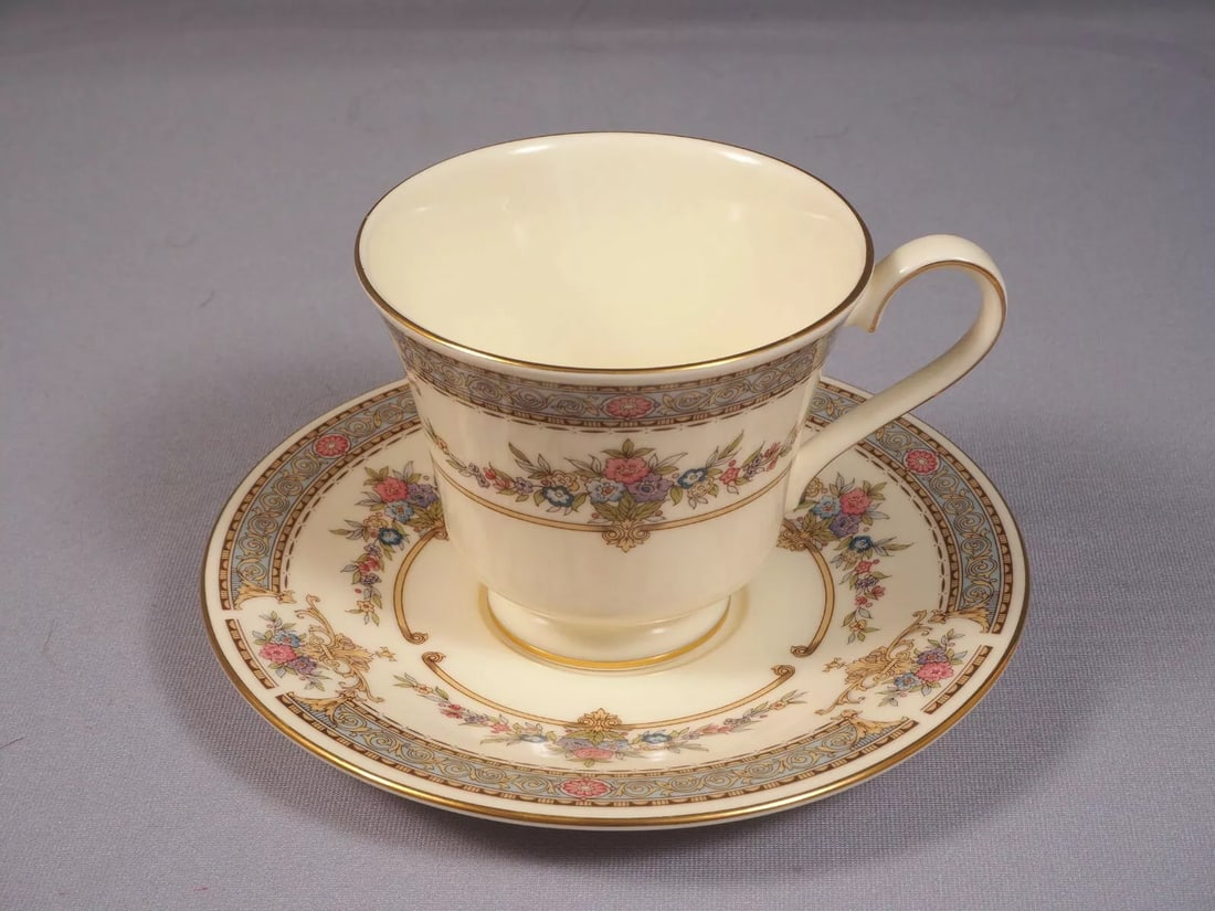 Minton Royal Doulton PERSIAN ROSE NEWER Coffee Tea Cup Saucer(s) England: This is a rare and gorgeous one set of tea/coffee cup and saucer, from the newer version of famous Persian rose pattern by Minton - Made in England. The set is properly marked. This pattern was made b