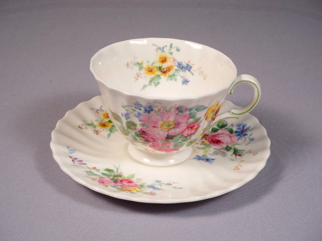 Royal Doulton ARCADIA Coffee Tea Cup Saucer England Green mark Brown name: This a stunning Bone China set of one Coffee/Teacup with Saucer. It is from the Royal Doulton in their famous Arcadia collection - Made in England. This pattern has been discontinued, it was originall