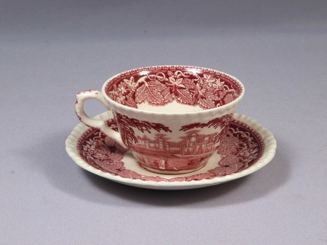 Mason's VISTA Red Coffee Tea Cup Saucer Set England Vintage Ironstone: This is rare and hard to find a set Tea/Coffee cup and Saucer. The set is in VISTA pattern by Mason's made in England . The set includes: 1 (one) Coffee/Tea Cup - 3 7/8" in diameter at the rim and 2 1