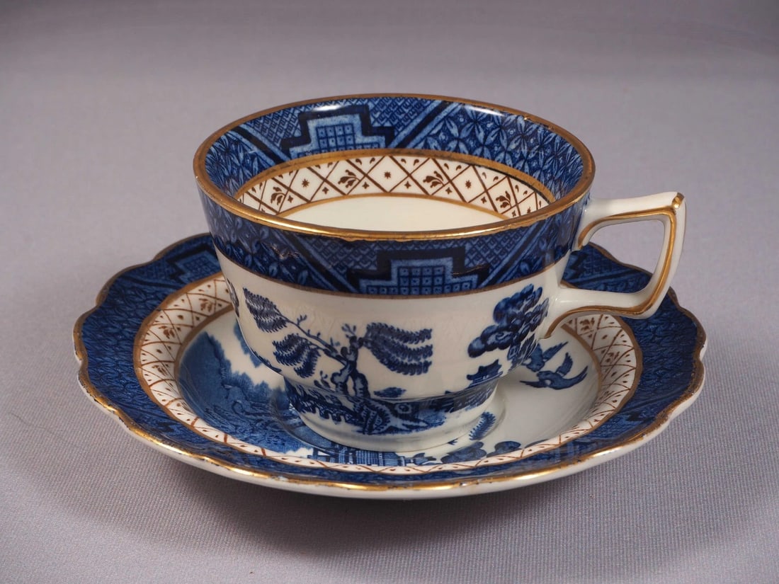 BOOTHS Real Old willow GOLD TEA COFFEE Cup Saucer Set England A8025 (1 of 5)
