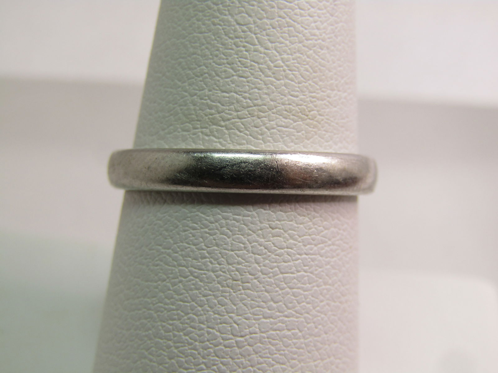 Vintage Platinum Wedding Band, Sz. 8.5, Unisex, Signed 1999 Tiffany & Co. PT950. (1 of 4)