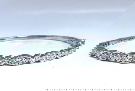 2.20ct Natural Diamonds Edwardian Style Bangle Bracelet 14kt Gold: New Edwardian Style Deco Bangle. 2.20ct. Natural diamonds bracelet. G-H-I color Vs-2 Si-1 Clarity 14kt. white gold 12.7 Grams. 4.3mm wide at top. depth: 3.4mm Made for 7 inch wrist press button snap l