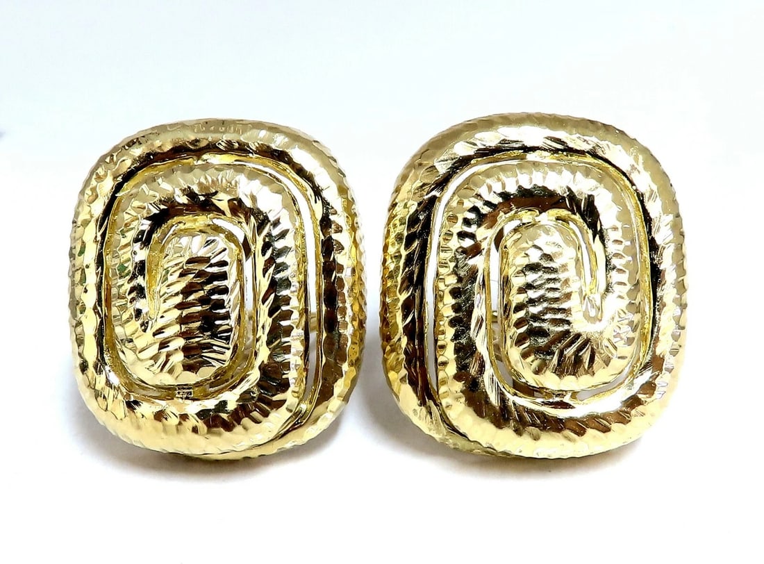 Aztec Inca South American Endless Maze Domed Hammered Rustic Earrings 18 Karat: Aztec Inca South American Hammered Deco Rustic Dome Endless Maze Clip Earrings Measurements of Earrings: 30 x 26mm Comfortable Omega Clips 38.6 grams / 18kt. Yellow Gold Earrings are gorgeous made Res