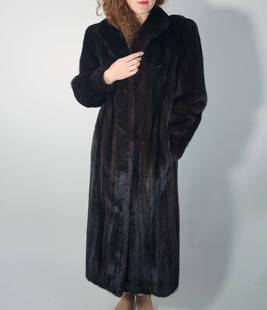 MAHOGANY MINK FUR COAT EU: XL ; US: 18: Title: MAHOGANY MINK FUR COAT EU: XL ; US: 18 Dimensions: Approximate size- EU: XL; US: 18 : Important details: Length: 120cm/47.24in -Shoulders width:45cm/17.72in -Sleeve Length:65cm/25.59in -Bust si