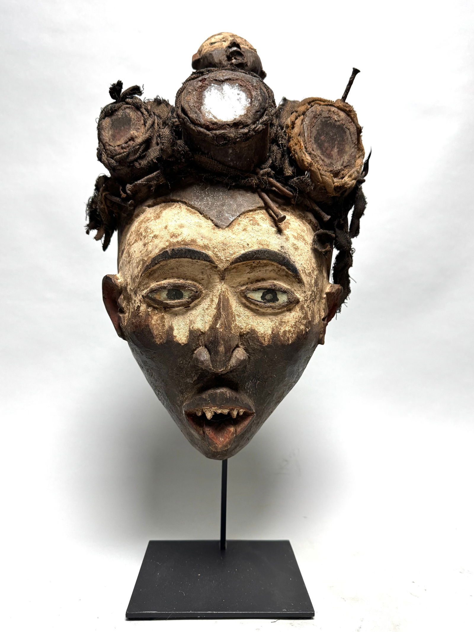 Fetish mask - Bakongo - DR Congo (1 of 18)