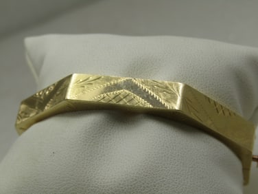 Vintage 14kt Etched Angled Hinged Bracelet, 6.5" , 7.8mm wide