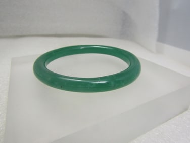 Green Glass Bangle Bracelet , 7.25", Round