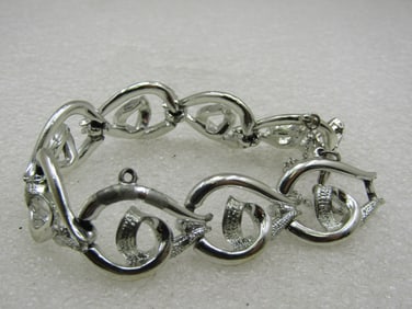 Vintage Coro Silver tone Curved Link Bracelet, Safety Chain, 7", 1960's.