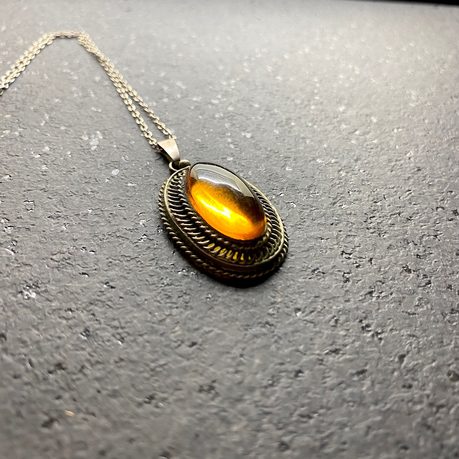 Grand Vintage Amber Pendant with chain, shaped like an Ornament (1 of 6)