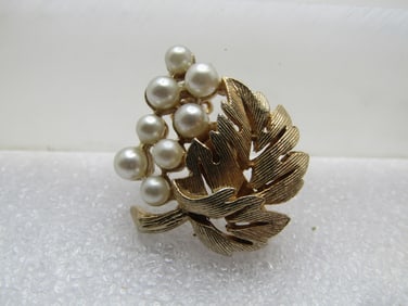 Vintage 10kt 6mm Pearl Earrings, Pierced Studs, Signed, 1960's-1980's