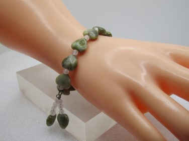 Green Agate Heart & Quartz Beaded Bracelet, 6"-7" Stretch, 1990's