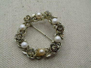 Vintage Red/White Enameled Floral Brooch, 1950's