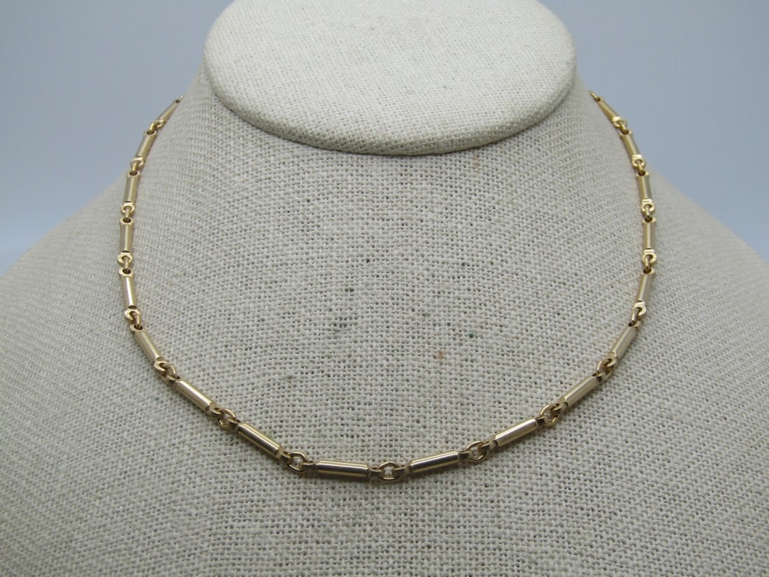 Vintage Bar Link Necklace, 15", 1960's-1970's, Gold Tone: Vintage Bar Link Necklace, 15", 1960's-1970's, Gold Tone. It is appx. 2.2mm wide with a bar link and a circle connector ring and spring clasp. It is not signed or marked. Very good condition. (W61015.