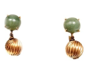 Vintage Estate 14k Yellow Gold Green Jade Screw Back Earrings