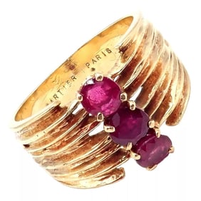 Authentic! Vintage Cartier 18k Yellow Gold Ruby Ring