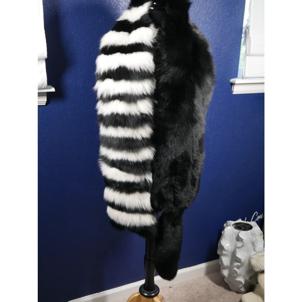 Awesome Fox fur Stole Wrap! Black & White Fur Coat Jacket (1 of 3)