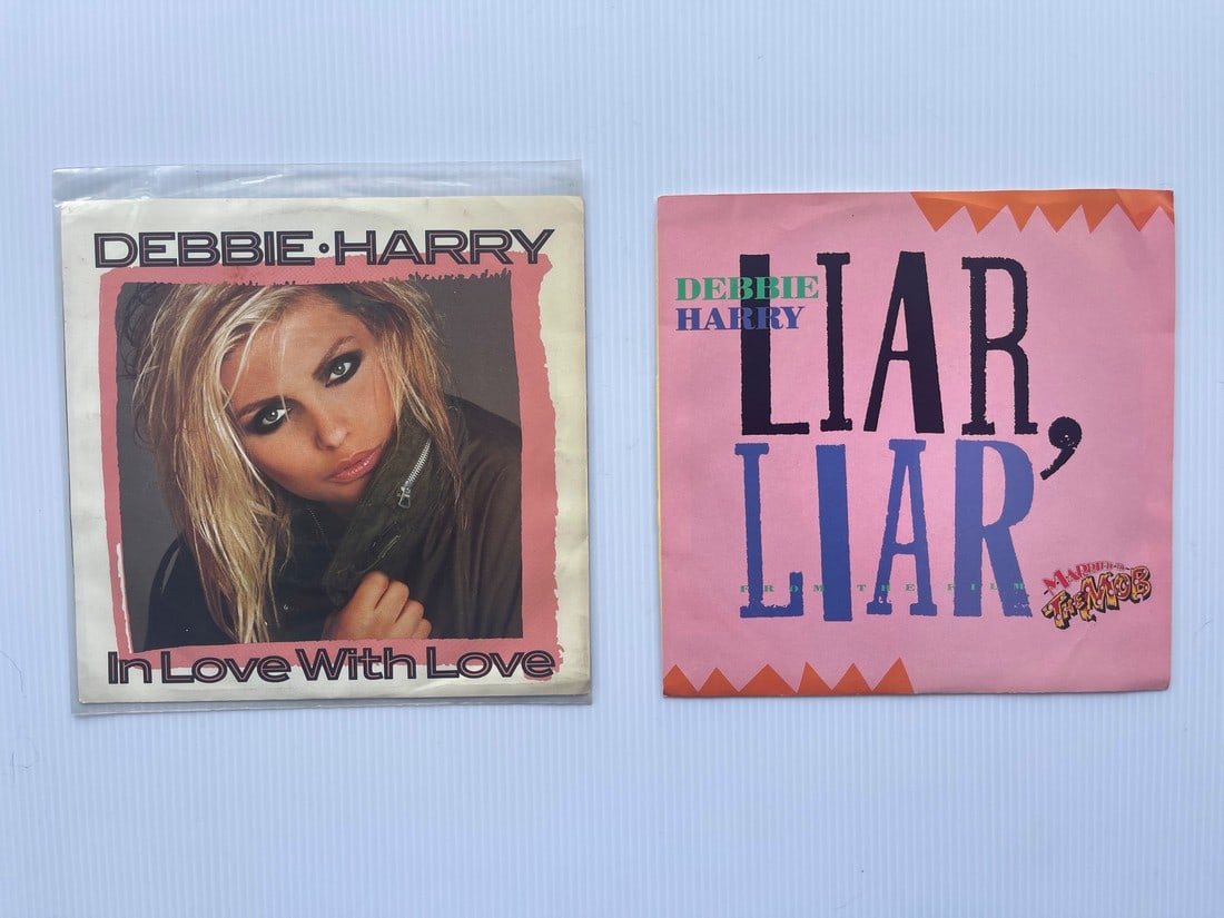 DEBBIE HARRY: DEBBIE HARRY Reserve: $2.00 Shipping: Domestic: Flat-rate of $12.00 to anywhere within the contiguous U.S. International: Foreign shipping rates are determined by destination. International shipping m
