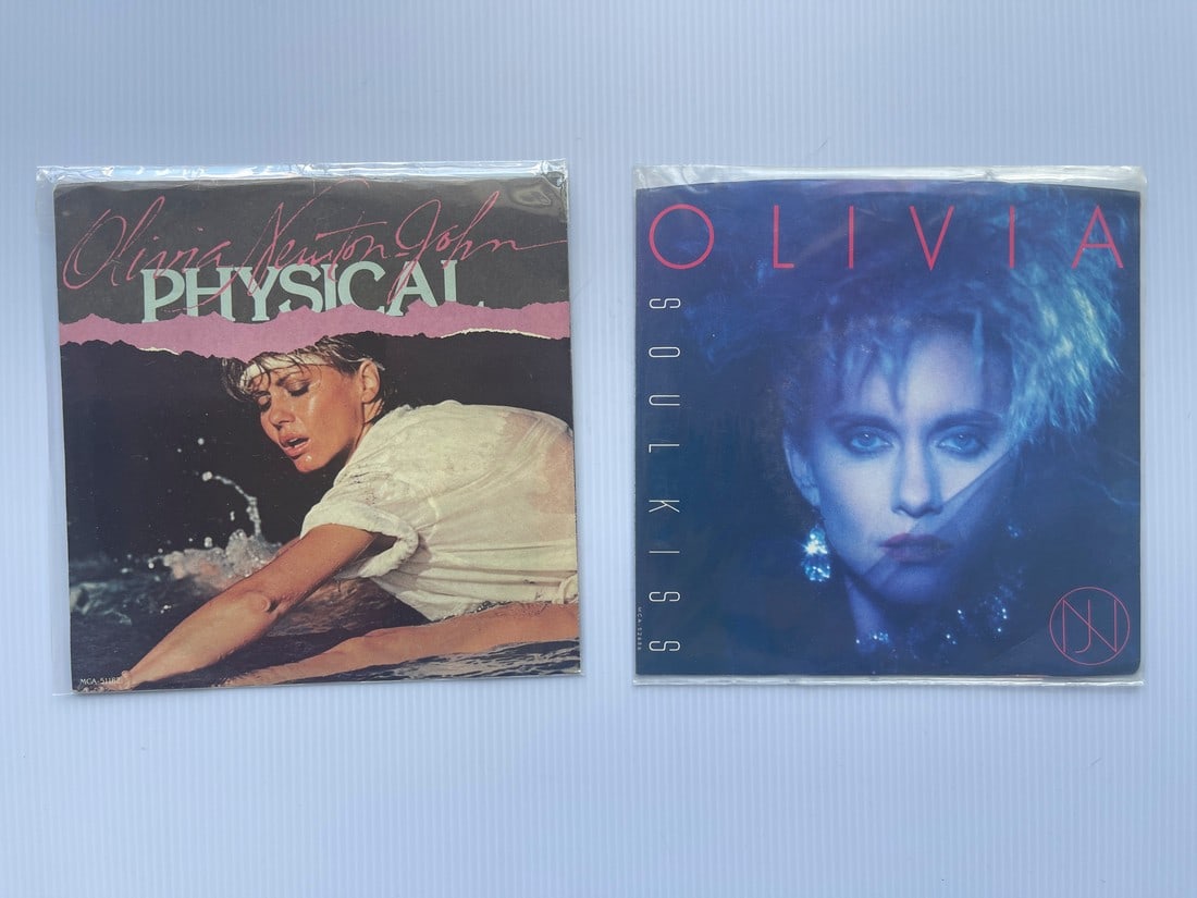 OLIVIA NEWTON-JOHN SET 4 (1 of 1)