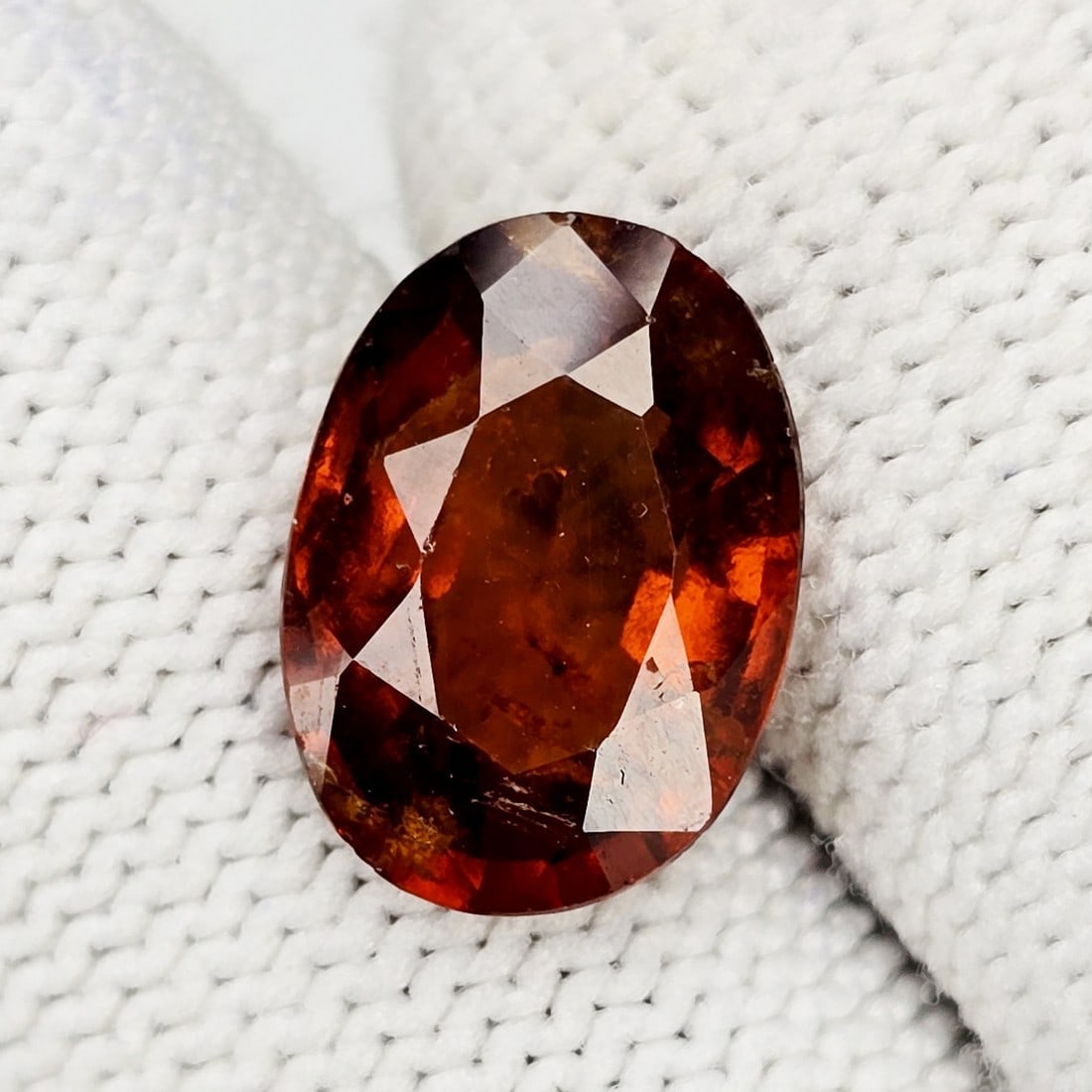 6 Ct Natural Hessonite Garnet: Title:6 Ct Natural Hessonite Garnet Description:Gemstones: Natural Hessonite Garnet / Carat Weights: 6 ct / Size or Dimensions: 13 X 9.95 X 5.53 mm / Treatment: None Materials &Techniques:Garnet Reser