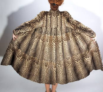 VINTAGE BROWN SPOTTED FUR COAT EU: XL; US: 18: Title: VINTAGE BROWN SPOTTED FUR COAT EU: XL; US: 18 Dimensions: Approximate size- EU: XL; US: 18 : Important details: Length: 125cm/49.21in -Shoulders width:50cm/19.69in -Sleeve Length:68cm/26.77in -