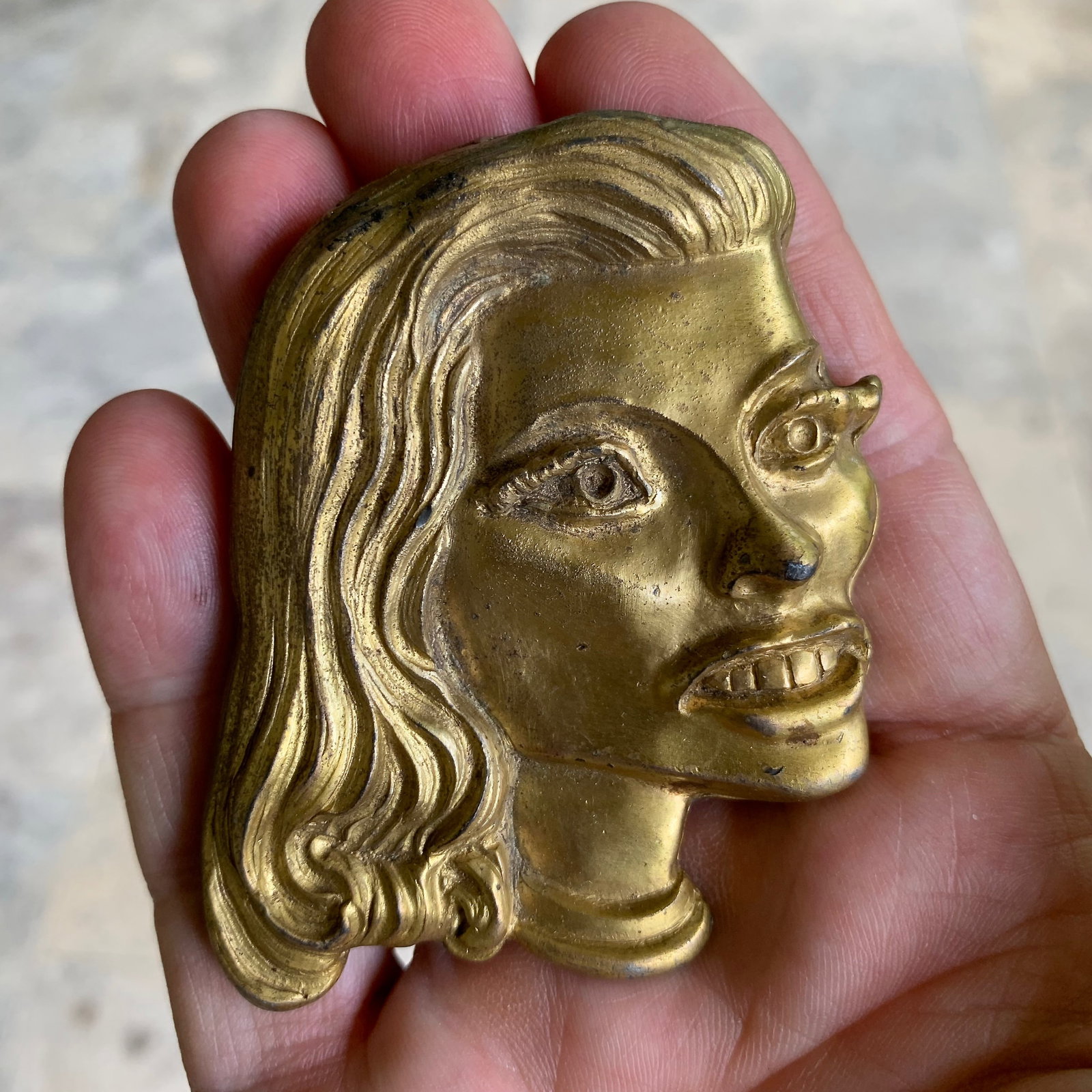 Vintage Katherine Hepburn Brass Pin : The amateurish rendition of the famous actress adds to the pin's charm. In wearable condition. 3 inches tall. Shipping: Domestic: Free shipping to anywhere within the contiguous U.S. Internationa