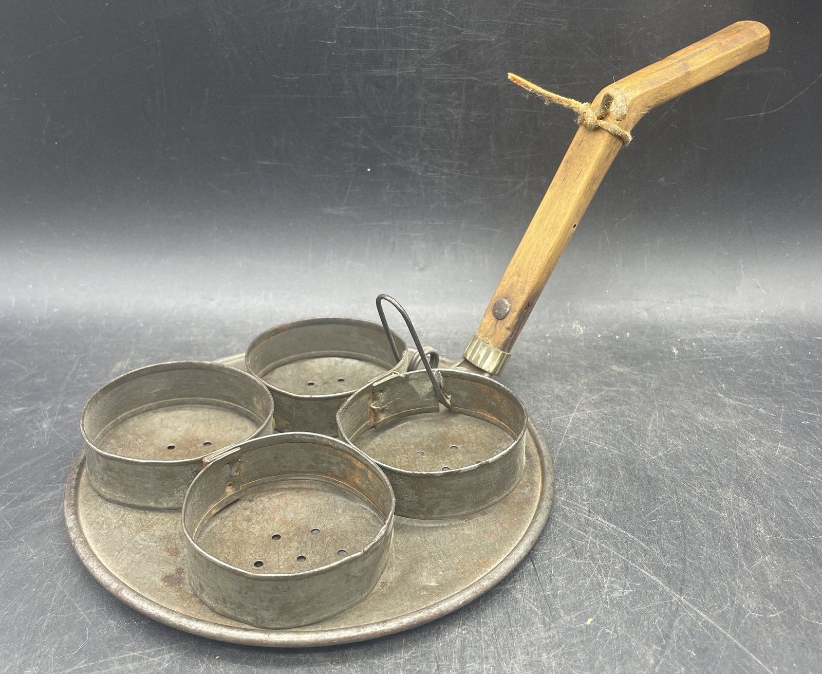 Fabulous Primitive4 Egg Poacher Tin w Long Wood Handle: Title: Fabulous Primitive4 Egg Poacher Tin w Long Wood Handle Date/Period: unknown Dimension: Approx 6 x 12 x 5" Material: tin, wood Additional Information: Fabulous Primitive4 Egg Poacher Tin w Long 