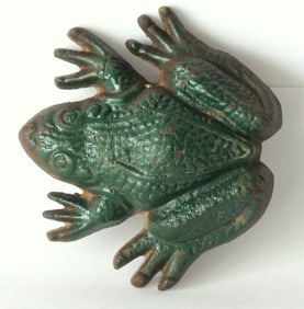 Antique cast iron frog paper weight.