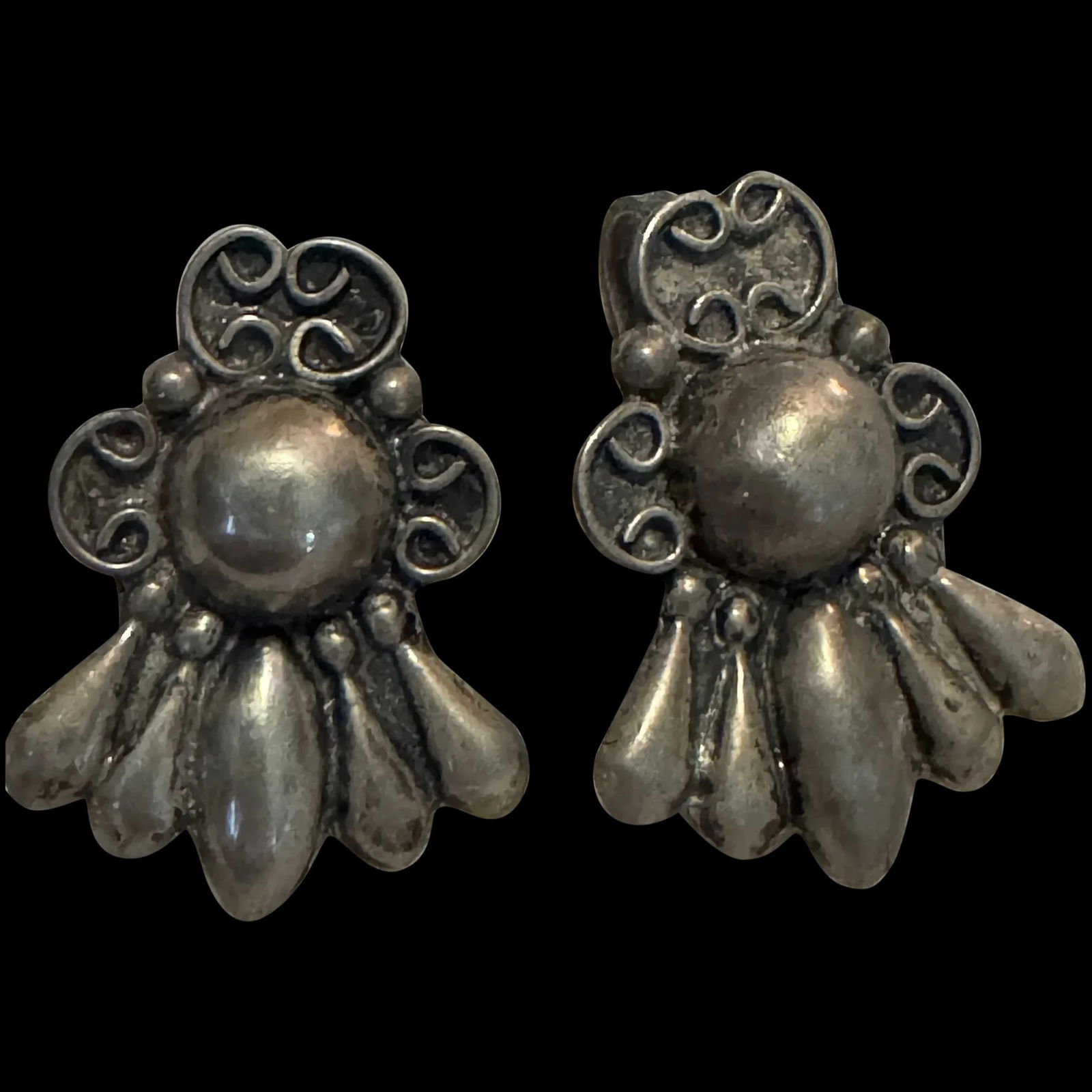 Vintage Sterling Silver Mexico artisan made earrings old pawn (1 of 6)