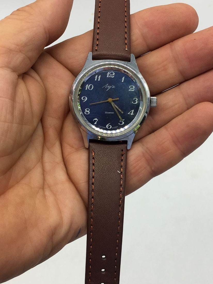 Luch vintage men wrist watch / Russian antique unisex USSR watches: Materials Band material: Leather Gold, Stainless steel Luch vintage men wrist watch. Russian antique unisex white USSR watches. Mens watch. Vintage watch. Military watch. Mens Wrist Watch. Watches for