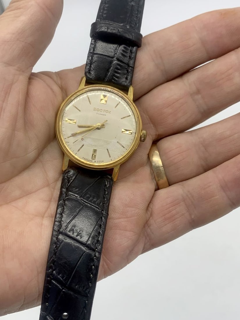 Vostok vintage men wrist watch / Russian antique unisex USSR watches: Materials Band material: Leather Gold, Stainless steel Vostok vintage men wrist watch. Russian antique unisex white USSR watches. Mens watch. Vintage watch. Military watch. Mens Wrist Watch. Watches f