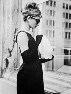 Lunch On Fifth Avenue ' By Keystone Oversized: Description ' Lunch on Fifth Avenue ' by Keystone June 1961: Audrey Hepburn (1929 - 1993) stops for lunch on Fifth Avenue in New York during location filming for 'Breakfast At Tiffany's', directed by