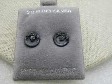 Vintage New Sterling Claddagh Earrings, Pierced, 1/3"