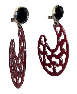 Oscar de la Renta Pink Enamel Cut Out Drop Hoop Earrings: Title: Oscar de la Renta Pink Enamel Cut Out Drop Hoop Earrings Description: Oscar de la Renta Pink Enamel Cut Out Drop Hoop Earrings, with faceted simulated black onyx post. Circa 2000's. Clip on ear