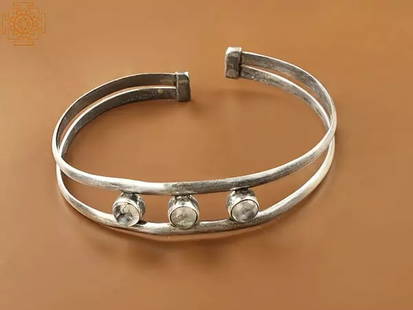 Adjustable Sterling Silver Cuff Bracelet with Rainbow Moonstone: Title:Adjustable Sterling Silver Cuff Bracelet with Rainbow Moonstone Description:Specifications LDA790 Sterling Silver Dimensions: 0.5 inch Height x 2.3 inch Width Weight: 14.40 gm Reserve: $58.50